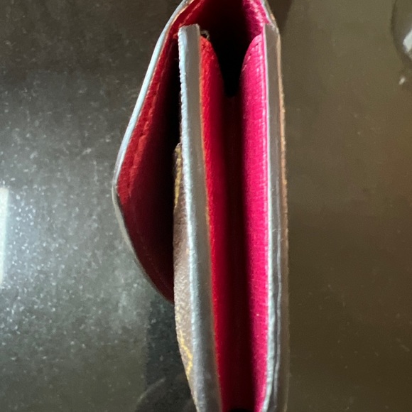 LOUIS VUITTON EMILIE WALLET - Picture 8 of 12